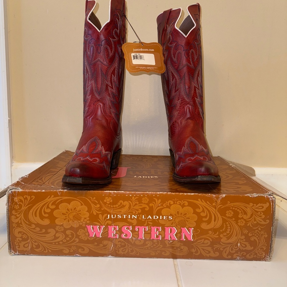Justin Ladies Western Boots size 8 1/2 B Redstone